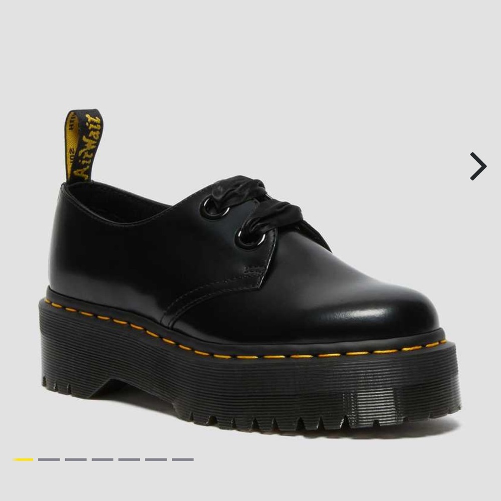 Dr. Martens Holly Platform Boots!!! size 7 :)